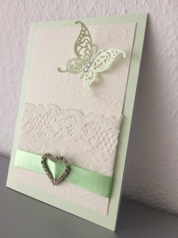 Einladung Hochzeit *lindgrün*&nbsp;*Schmetterling*